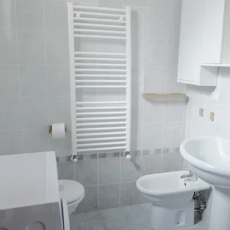 Carlotta's - Marina Apartment