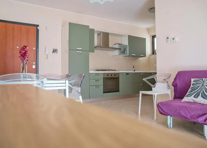 Carlotta's - Marina Apartment *