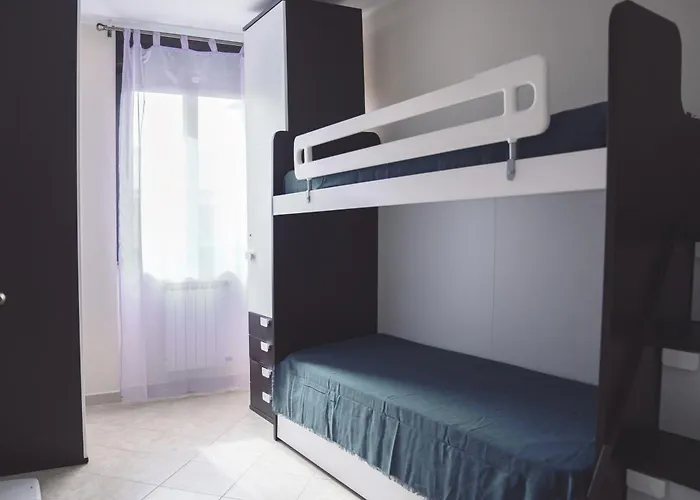 Carlotta's - Marina Apartment *