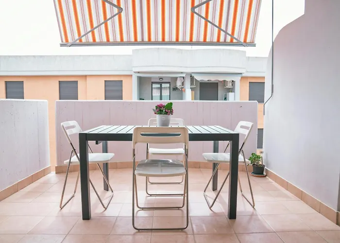 Carlotta's - Marina Apartment *