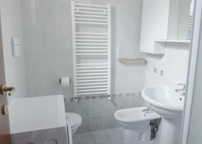 Carlotta's - Marina Apartment